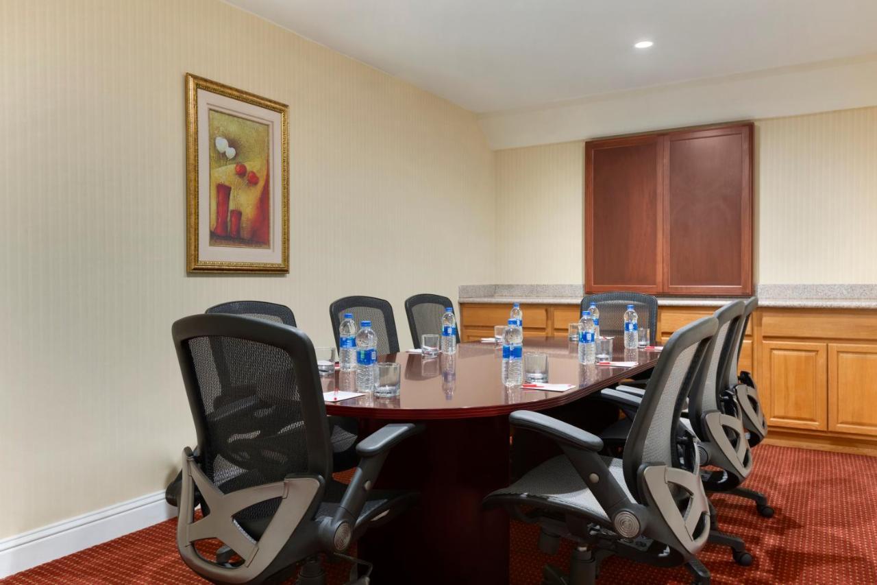 Ramada By Wyndham Oakland Downtown City Center Zewnętrze zdjęcie